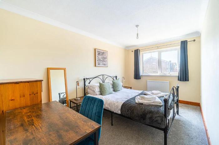 Spacious & Elegant 3BR Home Near Ipswich City Centre