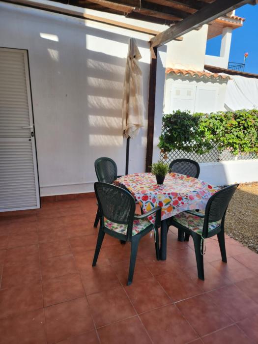 Casa Baja tranquila con terraza y jardín en Vera-Playa naturista!