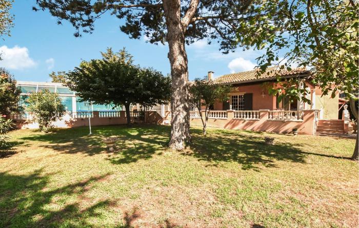 Stunning Home In Orange