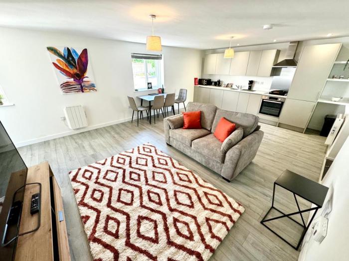 Stunning Ground Floor Apartment!