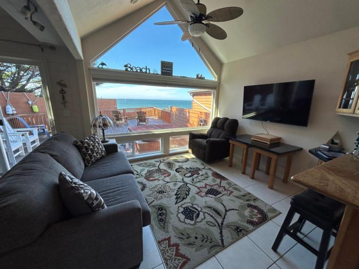 Ocean Front Cabin 17 with Remarkable Views