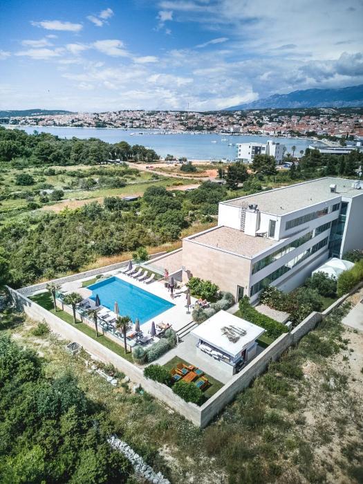 Family-friendly apartments with swimming pool Novalja, Pag - 15882