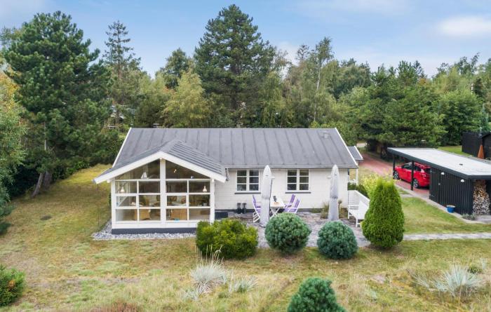 Awesome Home In Væggerløse With Wifi