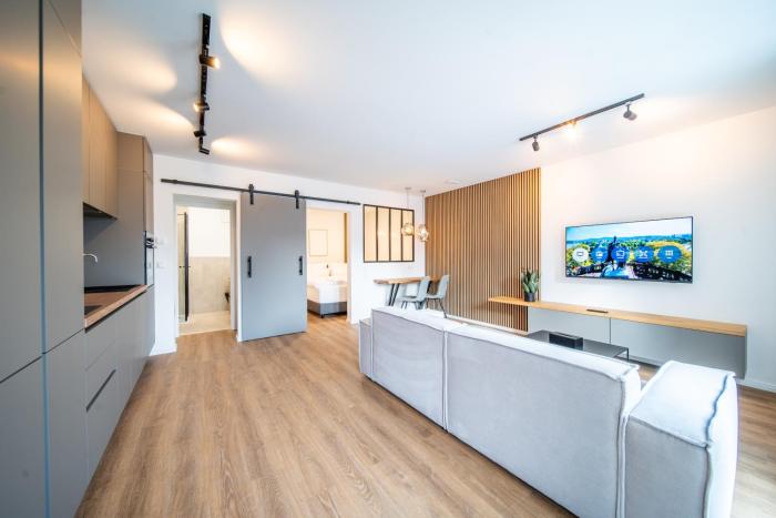 Coblenz Suites - Studio Apartments