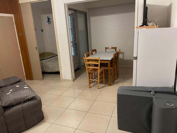 Cap près port commerces