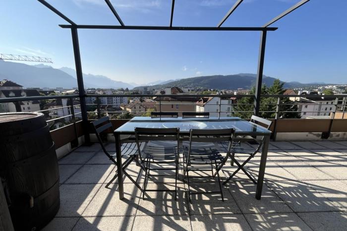 Annecy centre, Appartement en attique avec vue panoramique