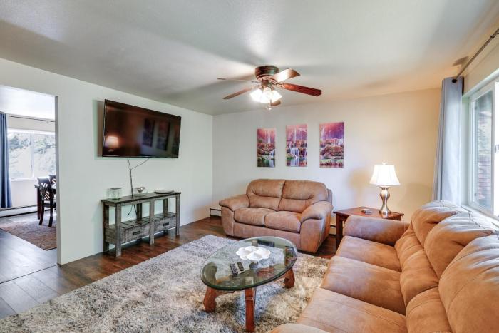 1 Mi to Downtown and River Family Apt in Fairbanks