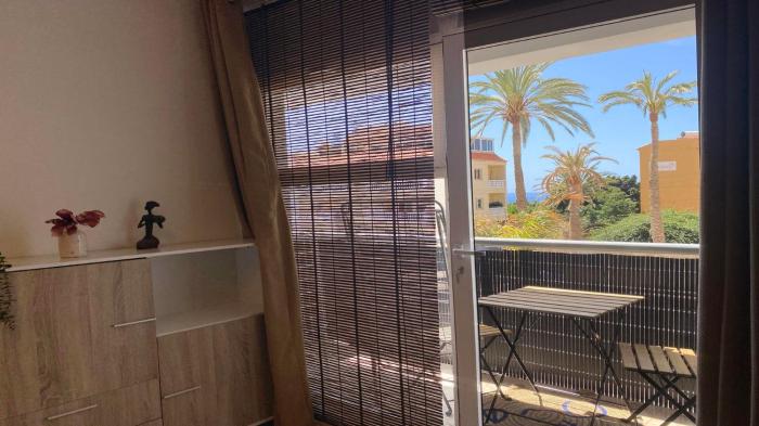 Apt. ManRey 1C - Jade