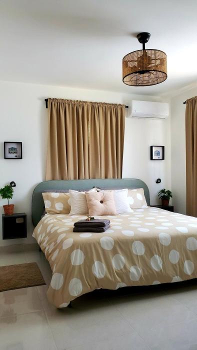 King Bed with AC, Wifi and Gym, No Blackouts, Garden Towers I, Santiago RD