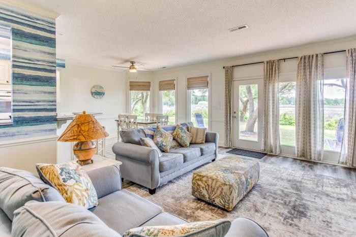 Walk to Marina Pet-Friendly Little River Home!