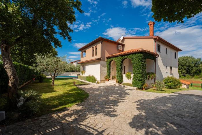 Villa Rita in Pinezići - Haus für 5 Personen