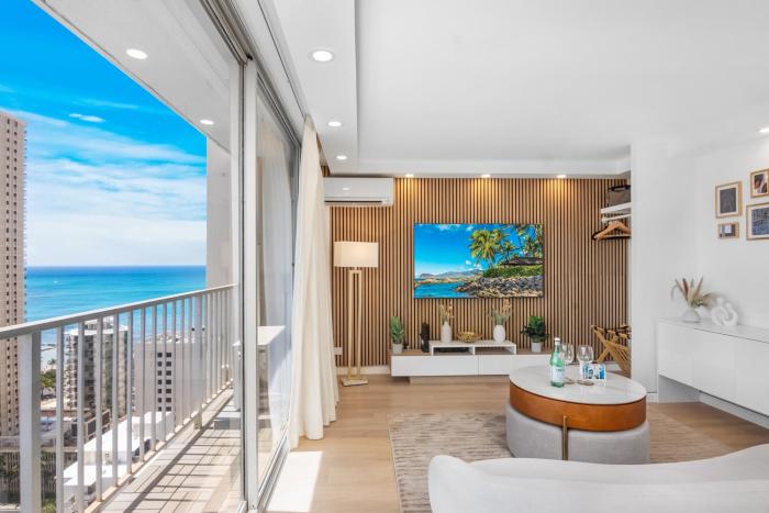 Ocean Retreat: Remodeled Pacific Monarch Haven