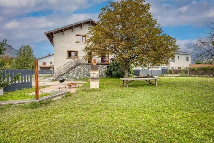 Grande Maison proche ST Micro