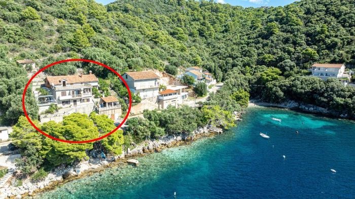 Apartments by the sea Ubli, Lastovo - 8344