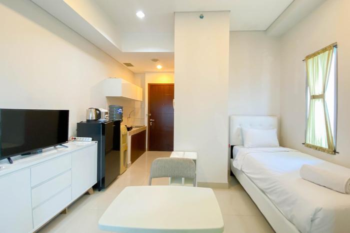 Cozy and Modern Look Studio Apartment Capitol Park Residence By Travelio