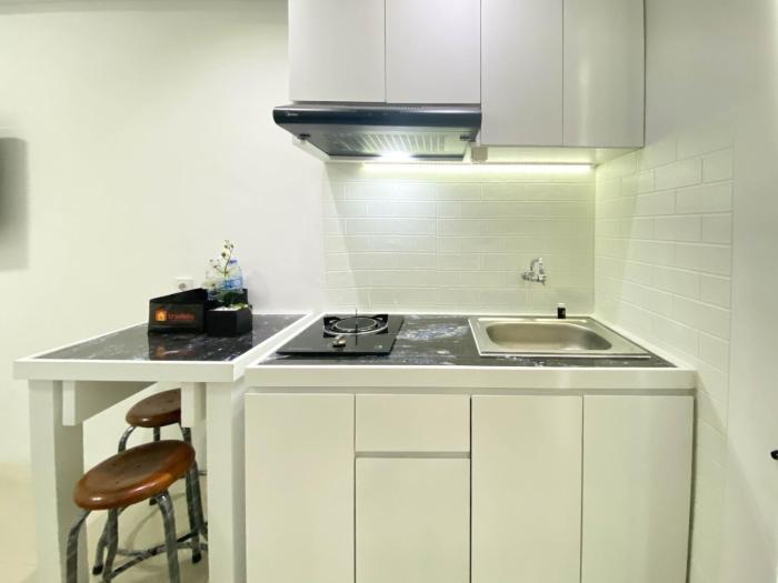 Modern Design and Cozy Studio at Bassura City Apartment By Travelio