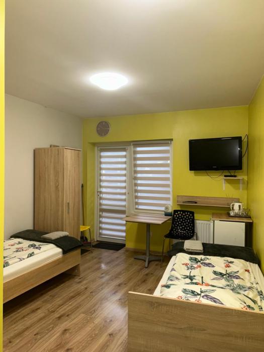 Noclegi Julia pokoje 1-3 parter Chodkiewicza śniadanie kontynentalne