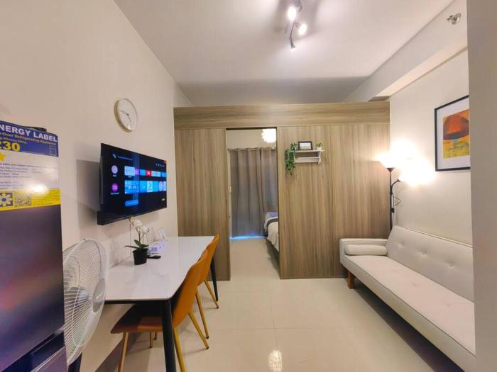 1BR Condotel with Balcony at FAME Residences #FM47