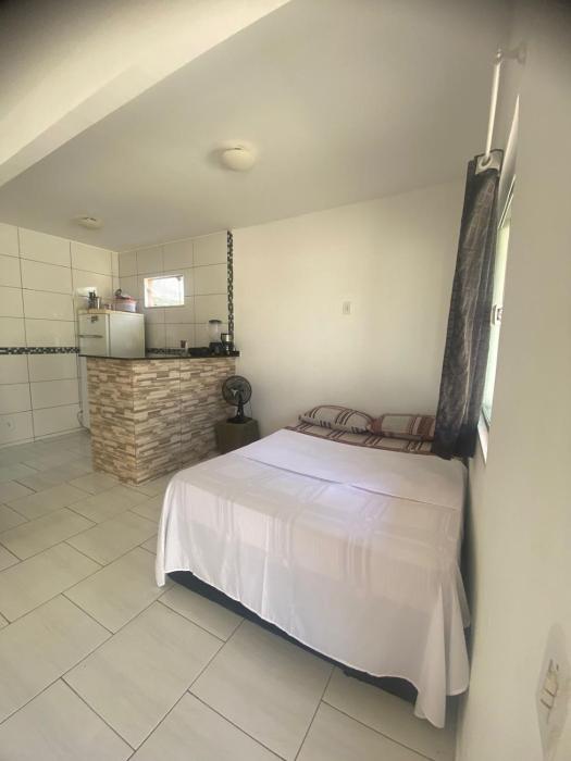 Kitnet simples no Colinas do Peró