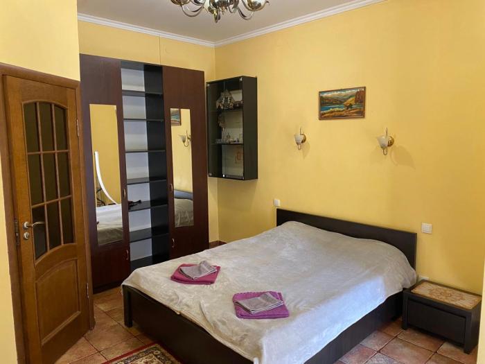 Apartmenti near Opera Theater
