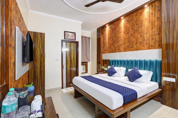 Hotel Tashkent Palace - Walk in from New Delhi Station & Metro Station