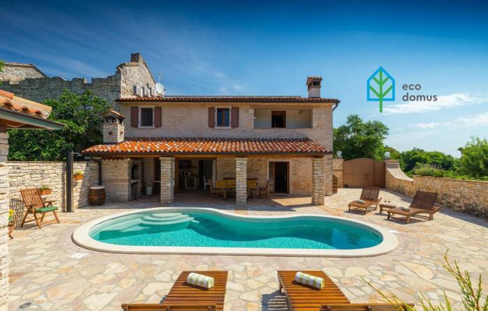 Villa Milica for 6 people - pet friendly eco house with private pool
