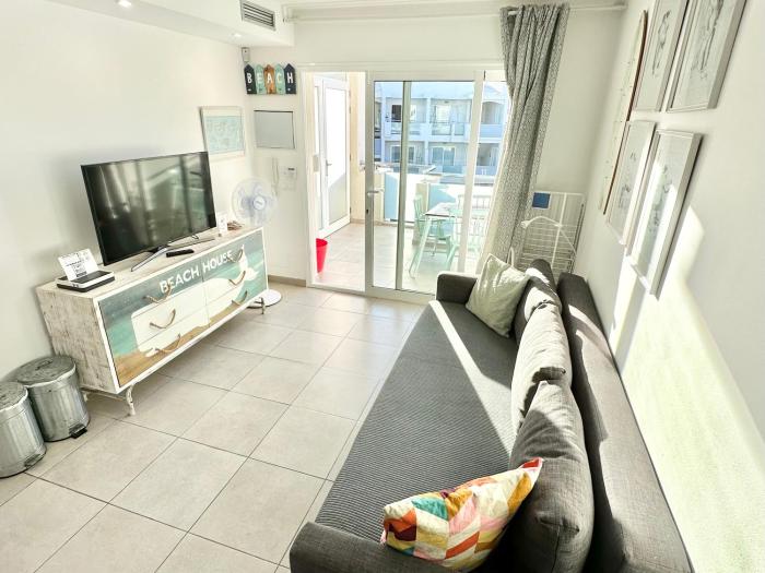 Canelita con piscina, soleada terraza amplia wifi y parking