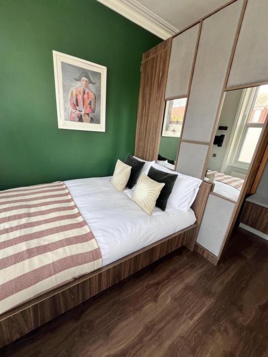 Cozy London Apartment with Great Location