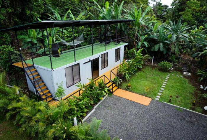 Natural Lodge Containers