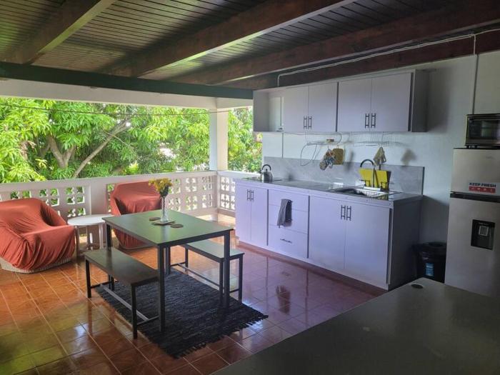 Graeme Hall Park Apartment