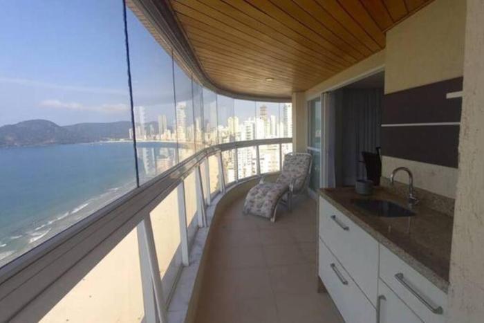 Apartamento frente Mar de Balneário Camboriú - Av Atlântica