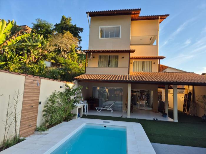 Casa e flat com piscina - Praia da Enseada