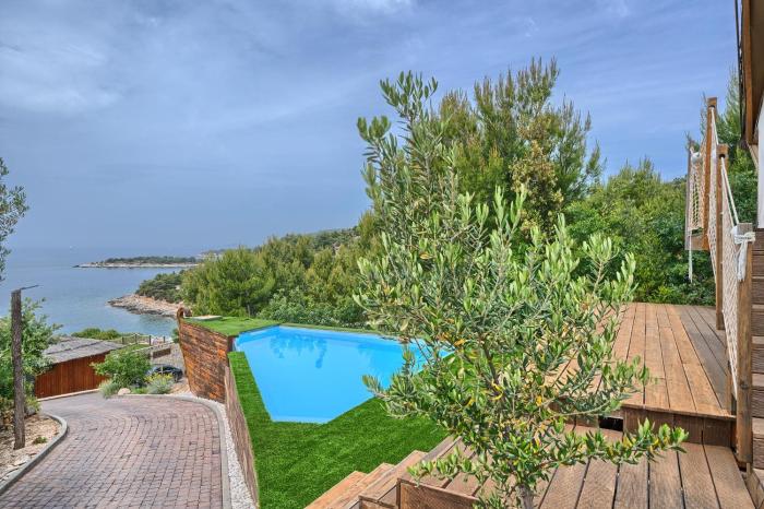 Golden Haven Luxe Glamp Resort