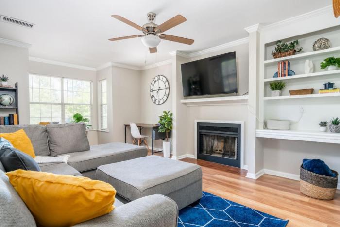 Charming Upstairs Apt Irmo 3BR