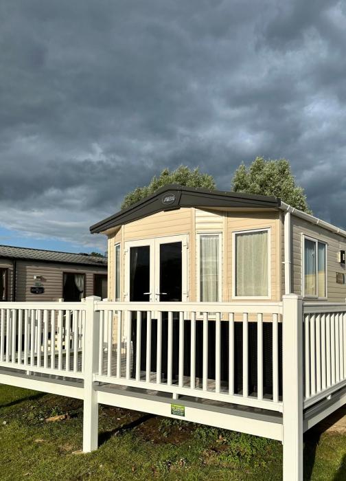 Tattershall Lakes- Lancaster Crescent