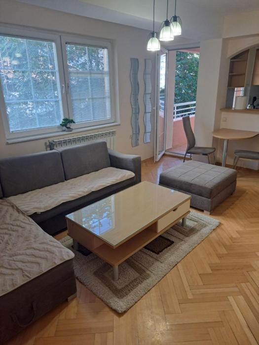 One Bedroom Apartment In Skopje - Center