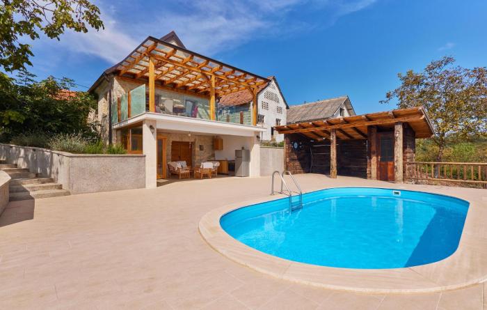 Lovely Home In Visoko With Sauna