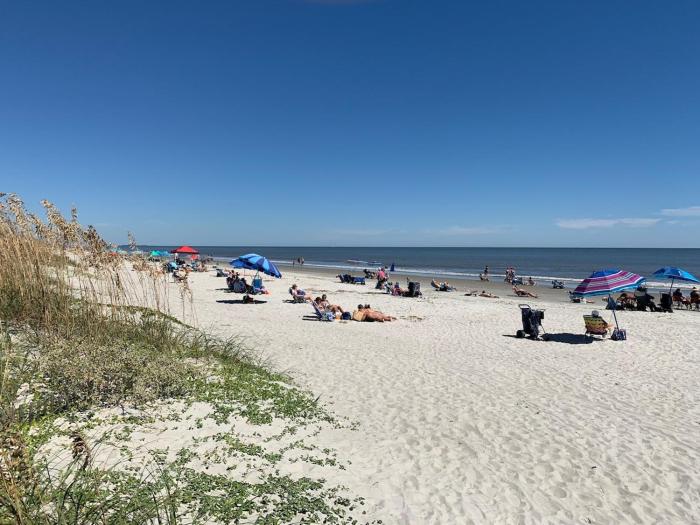 Just Steps to Folly Field Beach - 2 bd 2 ba condo