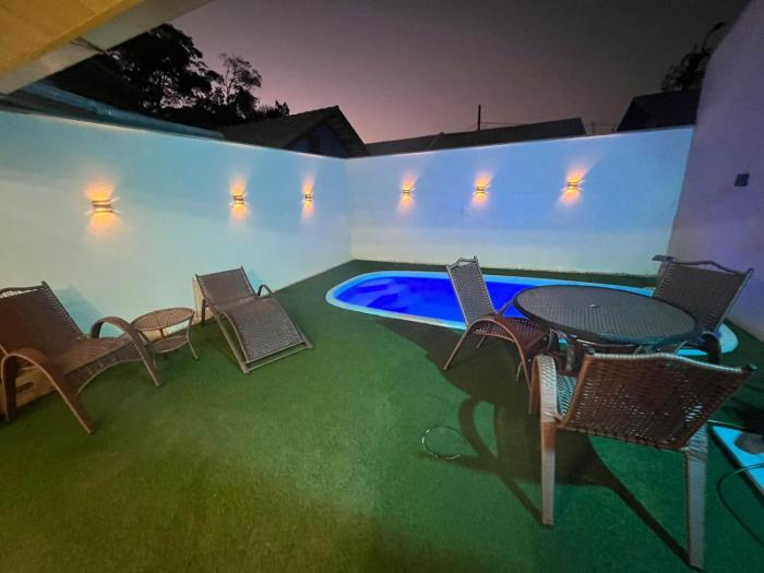 Geminado com piscina