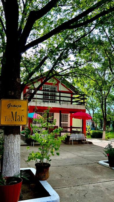 Encantadora Cabaña de Campo con Alberca Privada