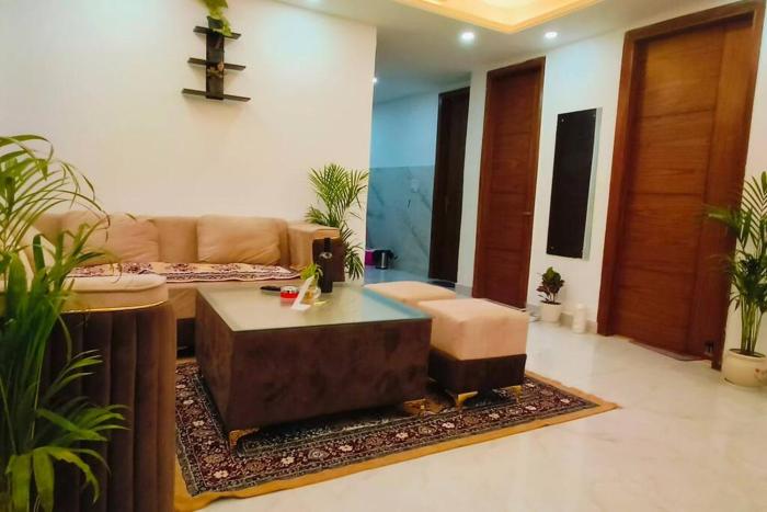 The Unmad Three Premium Rooms, Kitchen, Lobby