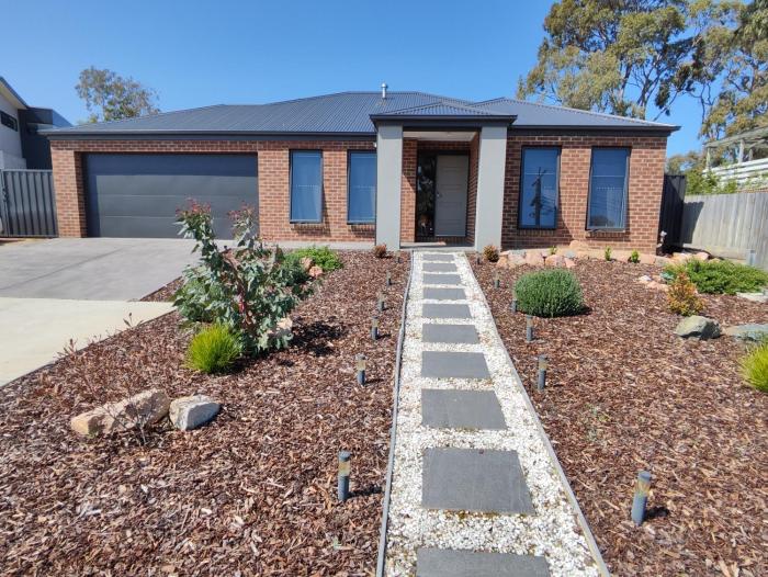 Spacious 3bdrm home next to Captains Cove Resort - Captains Edge