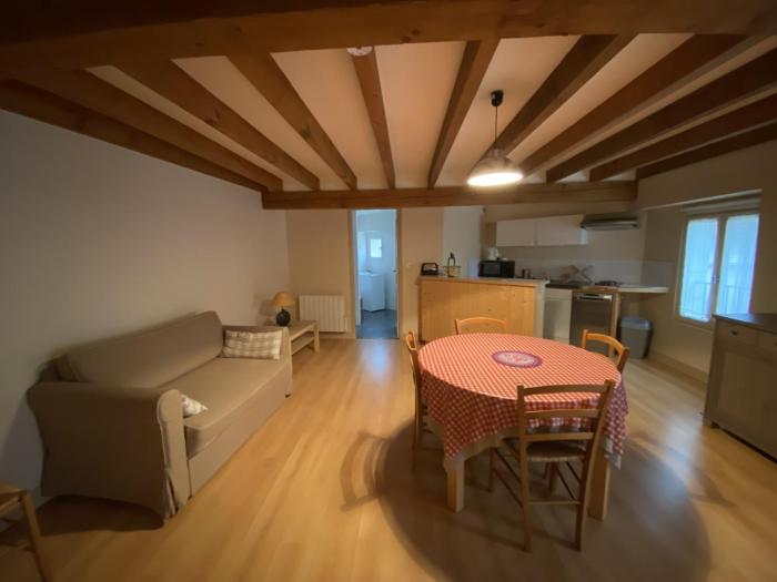 Appartement cosy 70m² avec WIFI près des Thermes Saint Roch - FR-1-541-141