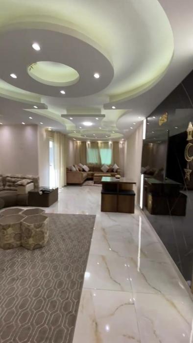 شقة فندقية فاخرة في ارقى موقع على اول فيصل الرئيسي فوق معامل الفا للايجار