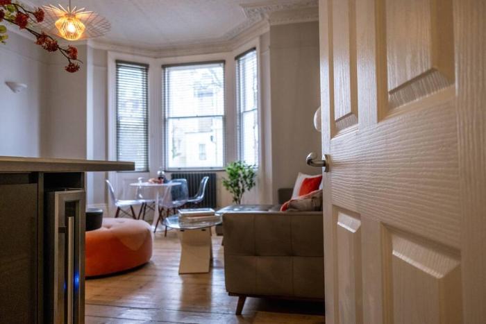 Elegant Brighton Retreat with Private Parking & Garden