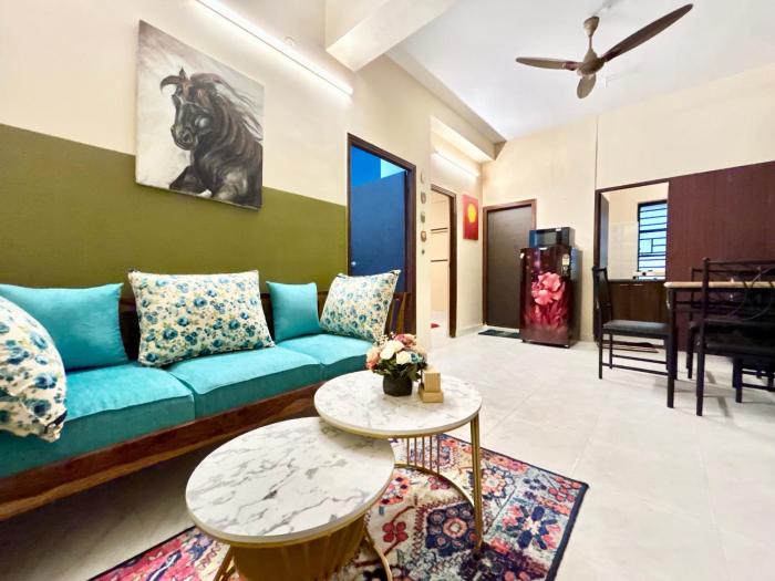 Cozy 2BHK Apt near Ruby Hospital & EM Bypass