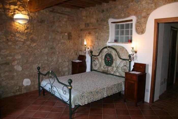 Dago House between hill and sea in tuscany