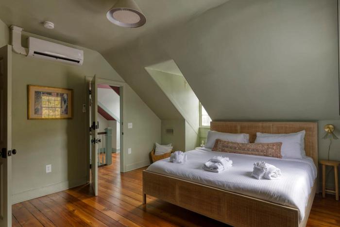 Third Floor Walkup King Suite includes Breakfast