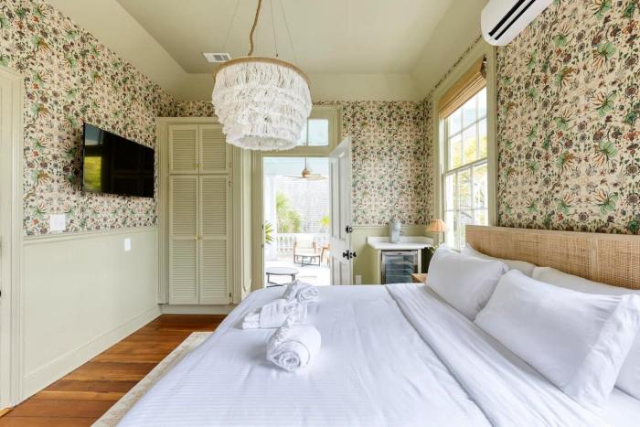 King Veranda Suite with Breakfast