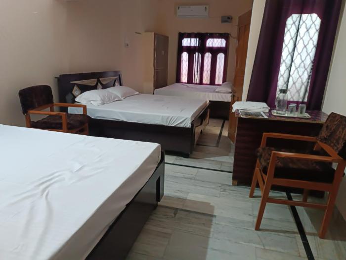 RaghuvarDham Delux AC 3 Double Beds